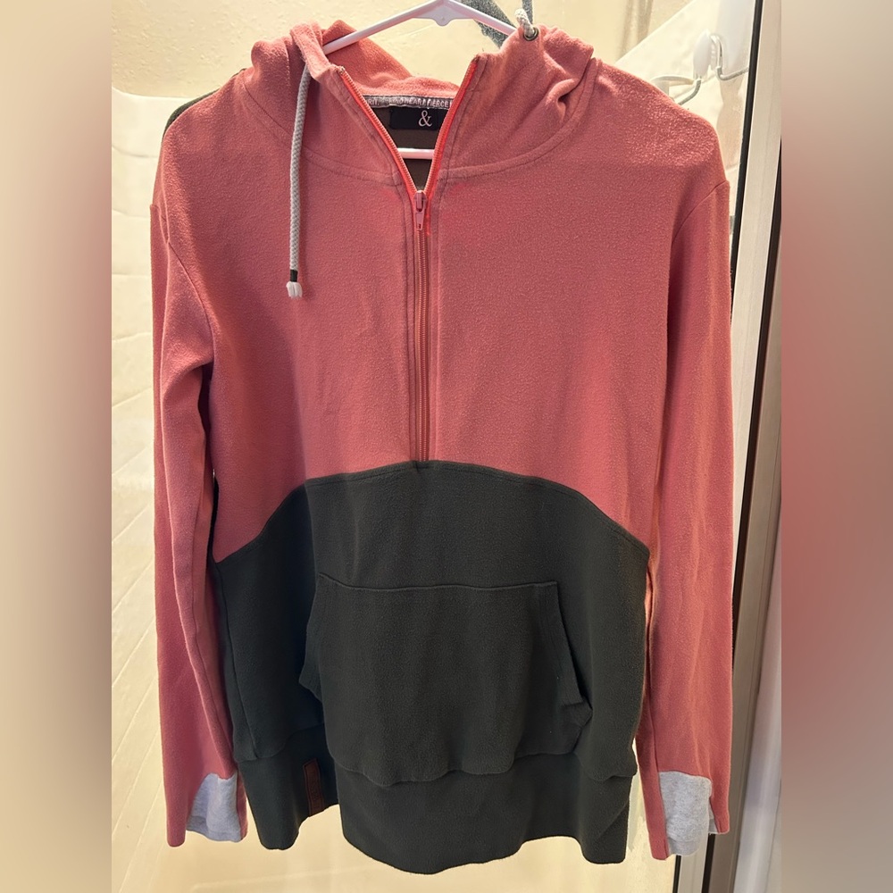 AMPERSAND AVE Coral and hunter green Hoodie